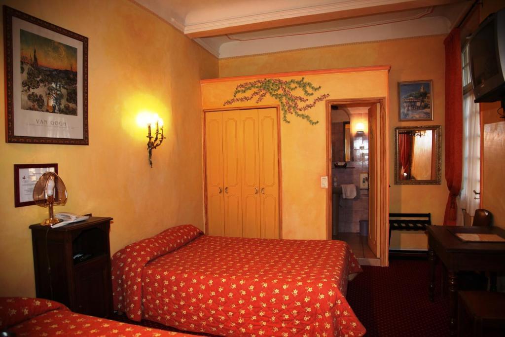 Hotel Du Fiacre Carpentras Oda fotoğraf