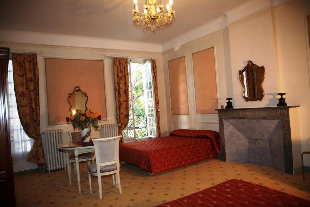 Hotel Du Fiacre Carpentras Oda fotoğraf
