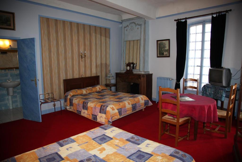 Hotel Du Fiacre Carpentras Oda fotoğraf