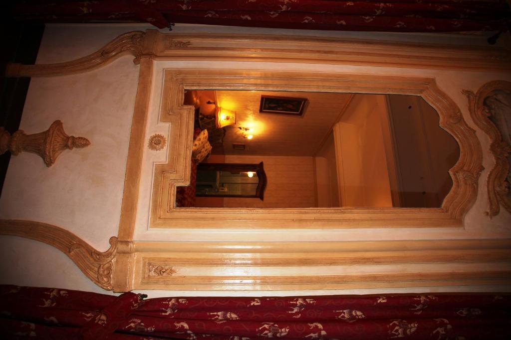 Hotel Du Fiacre Carpentras Oda fotoğraf