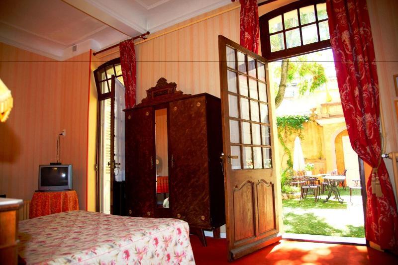 Hotel Du Fiacre Carpentras Dış mekan fotoğraf