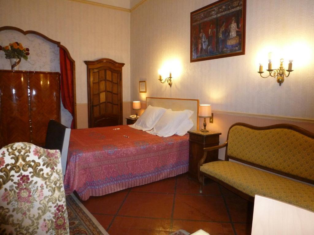 Hotel Du Fiacre Carpentras Dış mekan fotoğraf