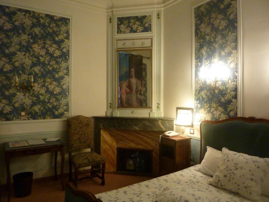 Hotel Du Fiacre Carpentras Oda fotoğraf