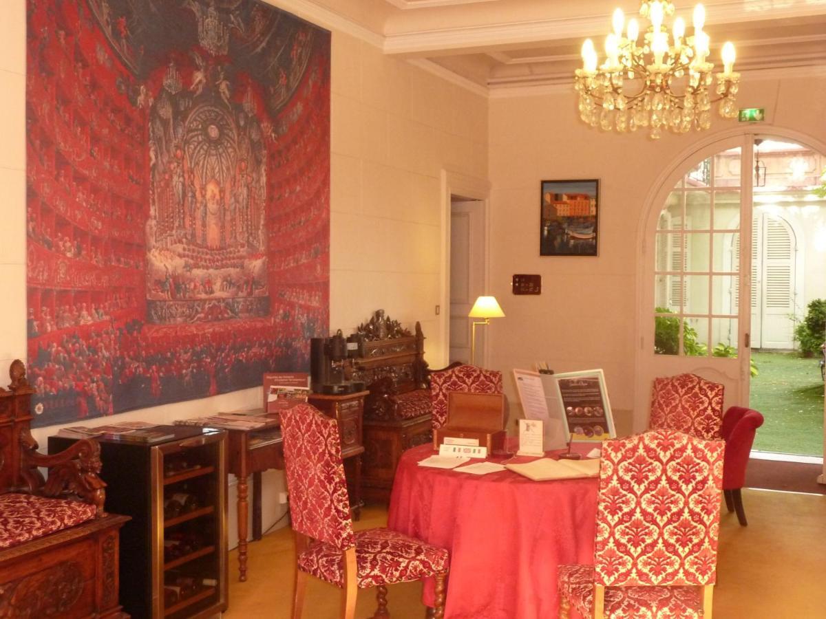 Hotel Du Fiacre Carpentras Dış mekan fotoğraf