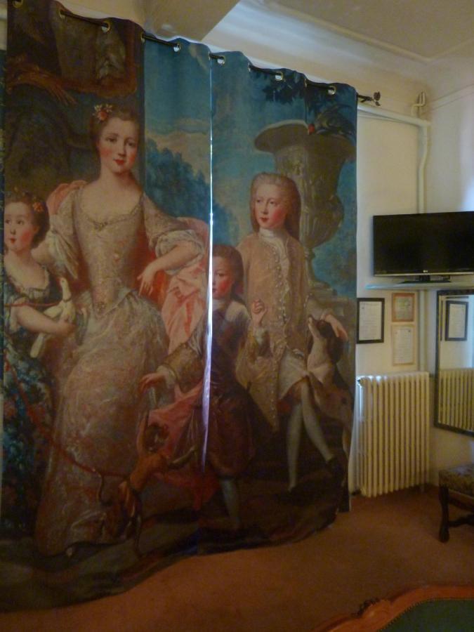 Hotel Du Fiacre Carpentras Oda fotoğraf